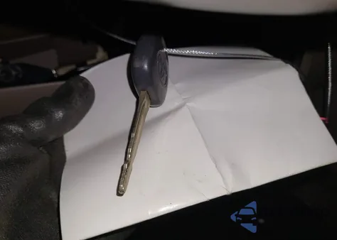 2000 Toyota Sienna Xle z USA, uszkodzony, nr VIN 4T3ZF13CXYU299988